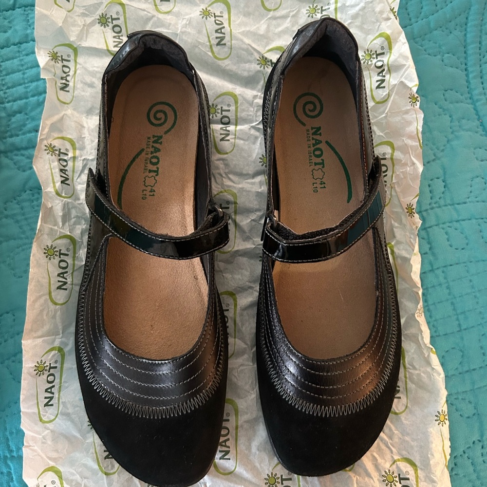 NIB Naot Kirei Black Mary Jane Shoes
